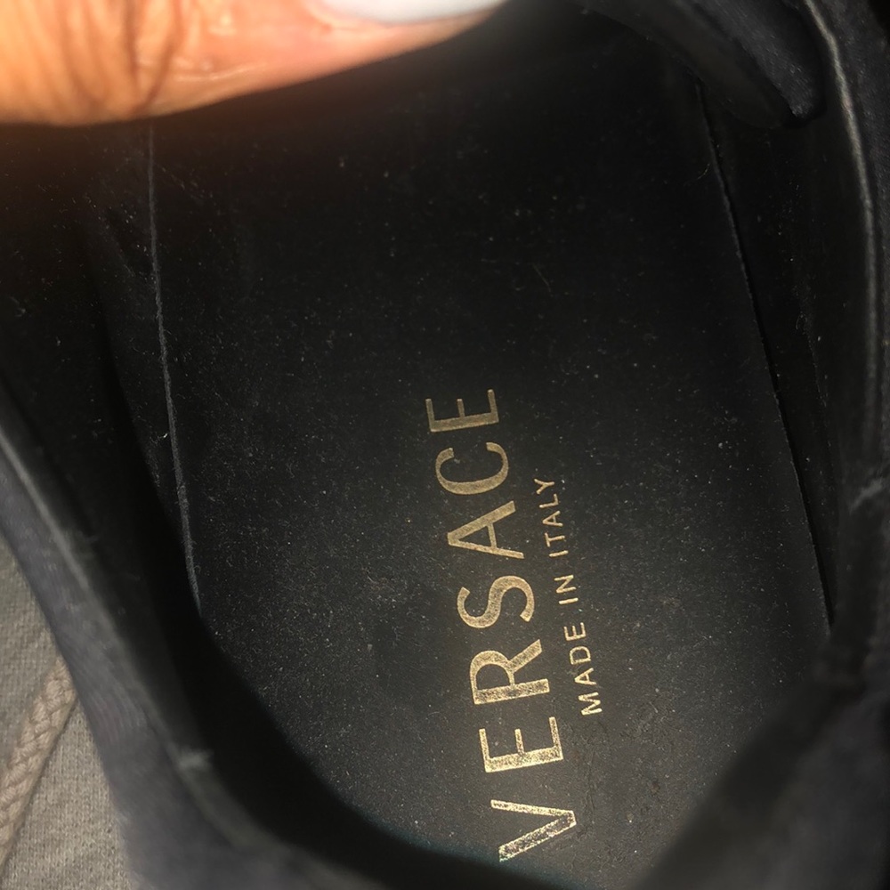 Versace - Picture 3 of 5